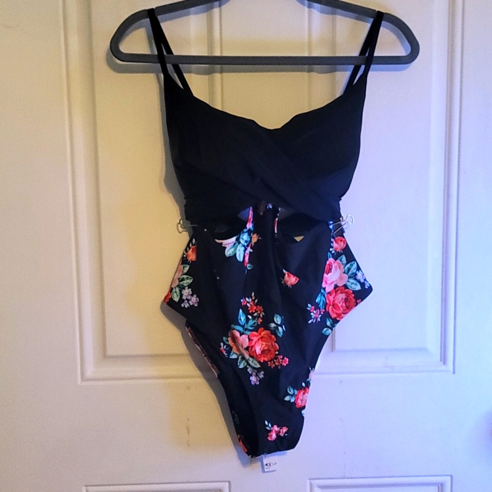 1 piece bathing suit, black/floral, cupshe, size xl